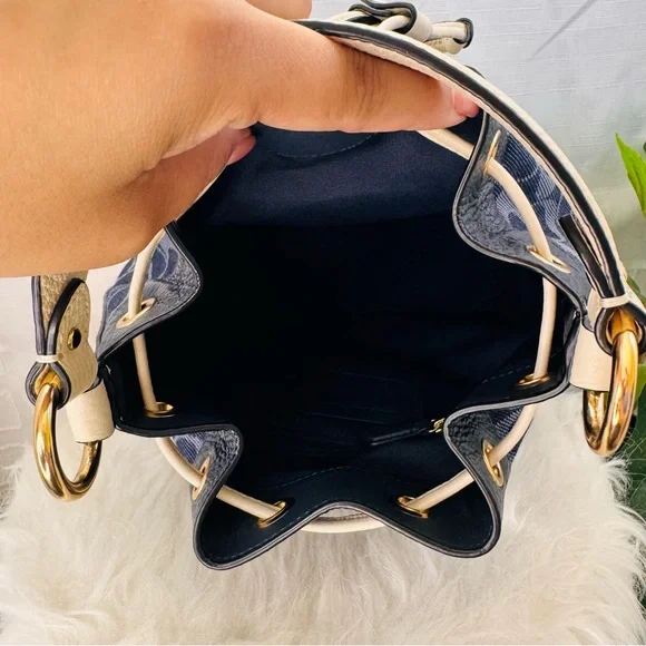 Coach denim bucket bag! EUC!! Like new - Picture 5 of 7